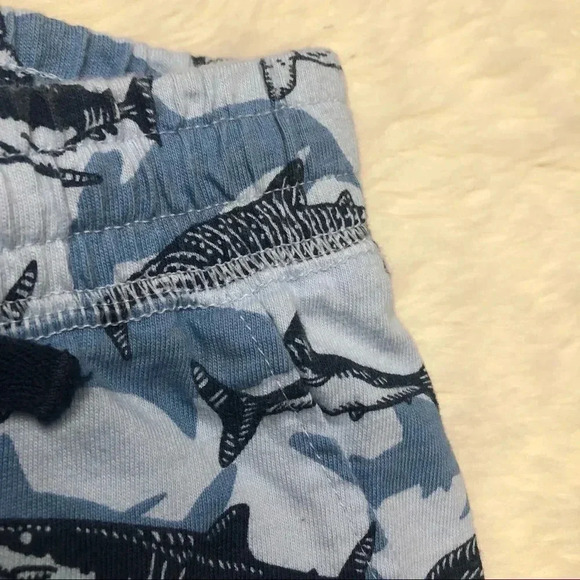 H&M Shorts Black & Blue Sharks  Size 2-3 Years - Picture 13 of 16